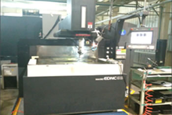 ワイヤーカット・放電加工機